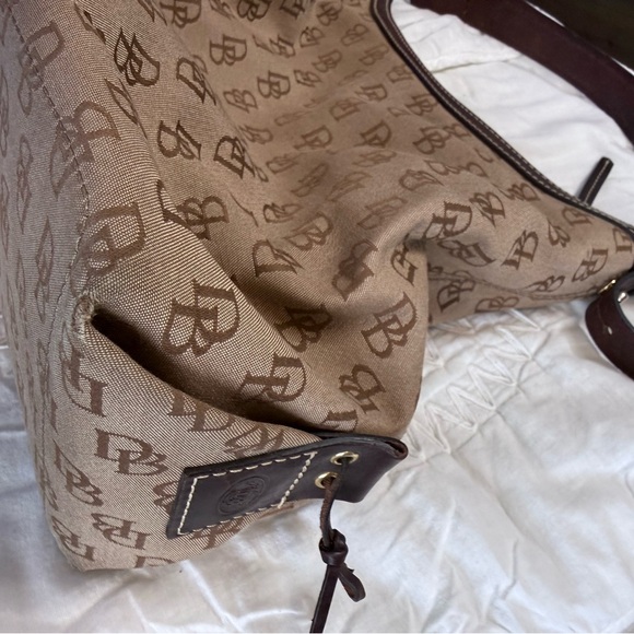 Dooney & Bourke Tan Monogram Shoulder Bag - Picture 3 of 4